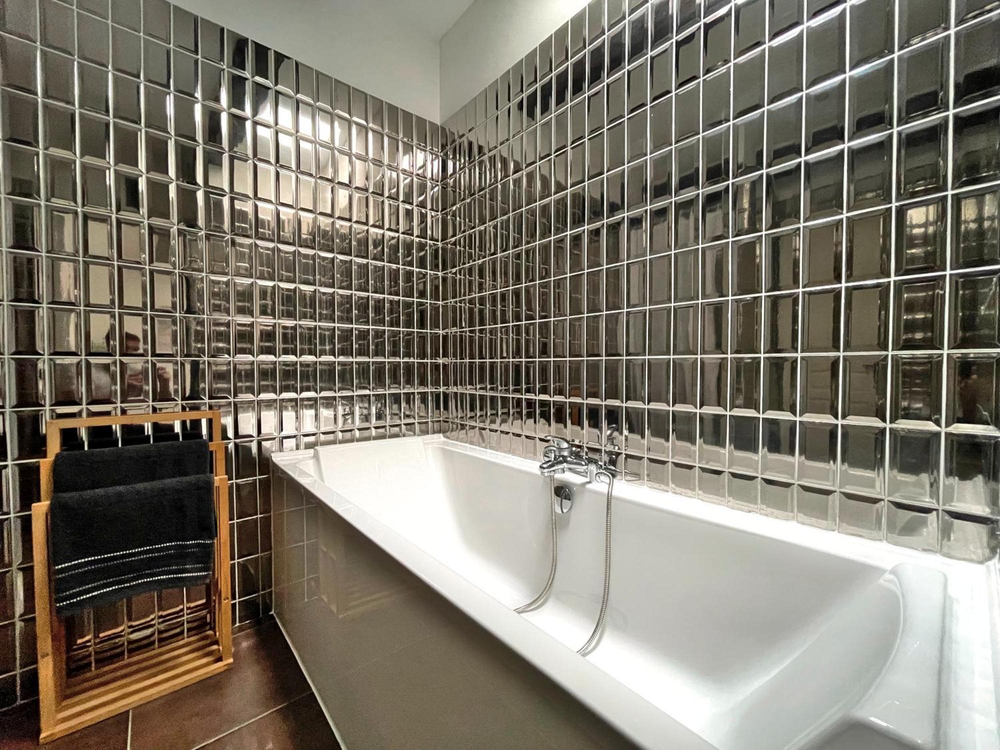 Charme Urbain Sous Les Toits-Terrasse/Clim/Parking Apartment Безие Екстериор снимка
